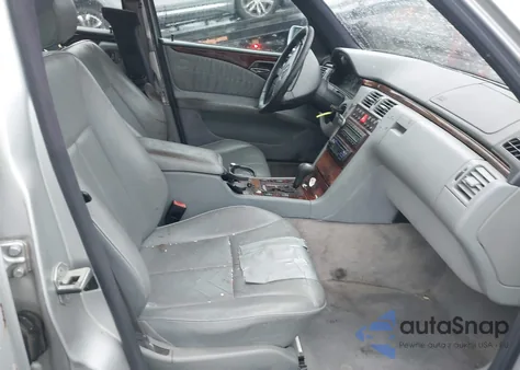 1999 Mercedes-Benz E 320 Awd z USA, uszkodzony, nr VIN WDBJH82F9XX022849